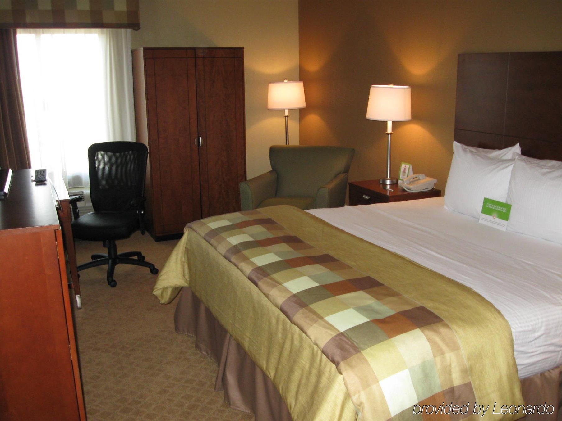 La Quinta By Wyndham Cleveland Airport West Hotel North Olmsted Exterior photo