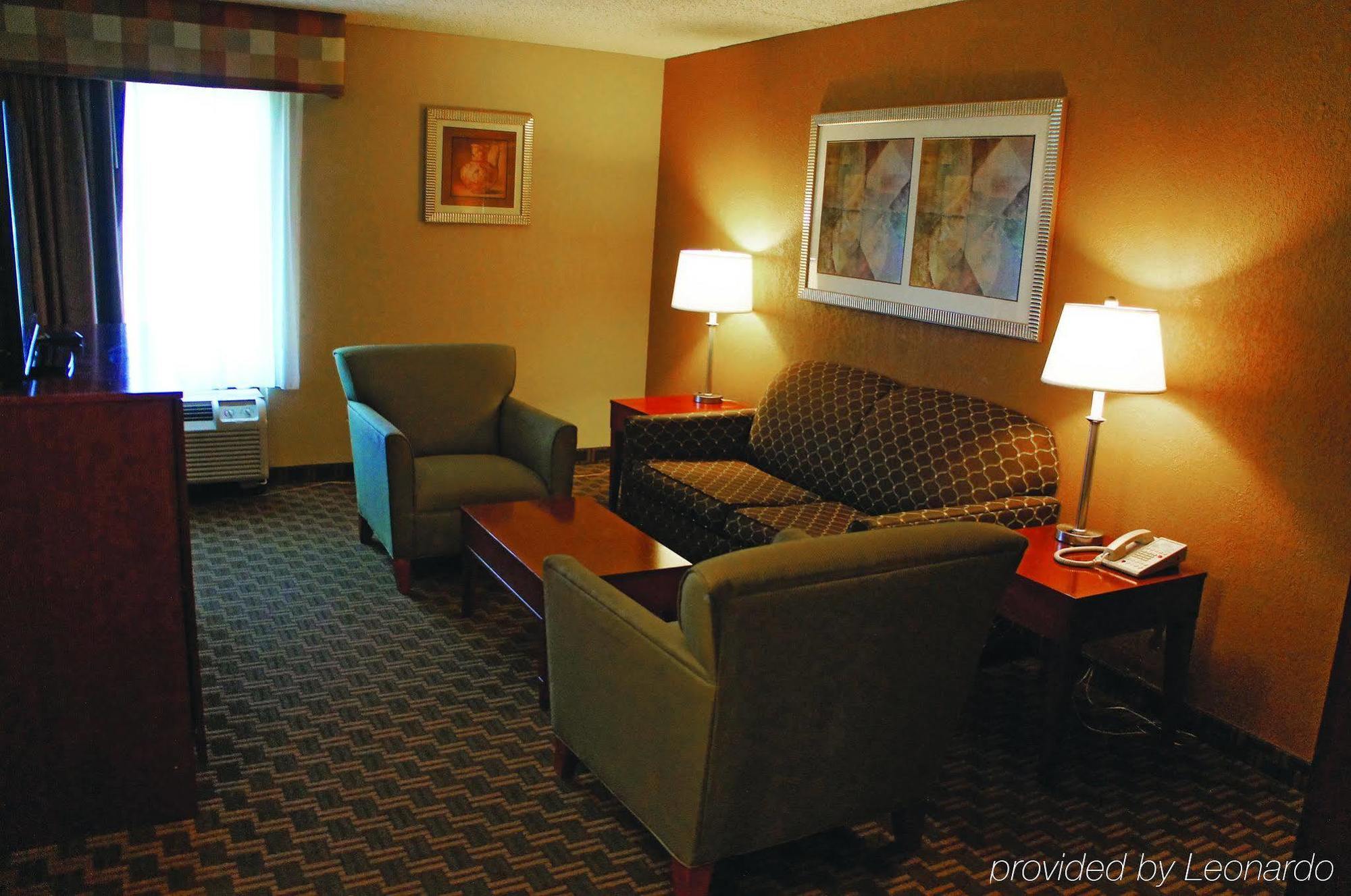 La Quinta By Wyndham Cleveland Airport West Hotel North Olmsted Exterior photo