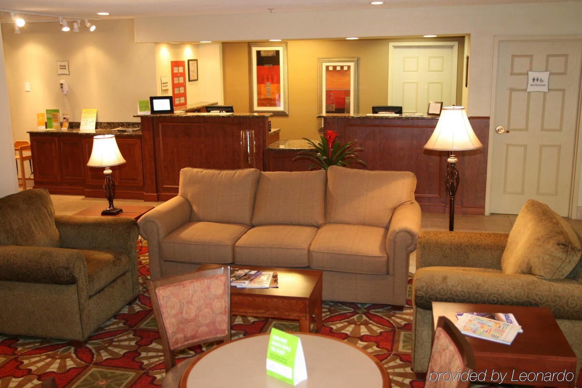 La Quinta By Wyndham Cleveland Airport West Hotel North Olmsted Exterior photo